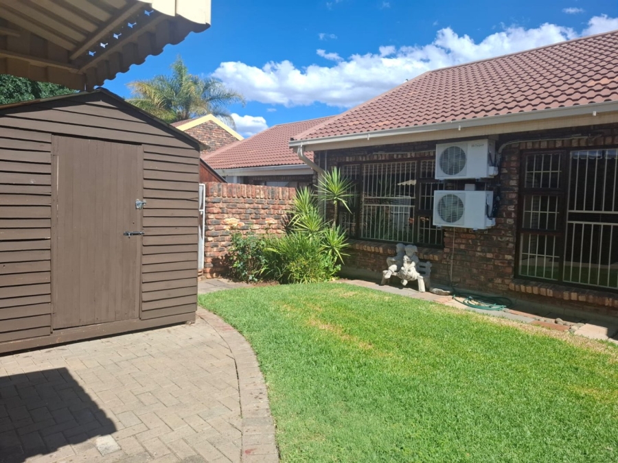 2 Bedroom Property for Sale in Pellissier Free State